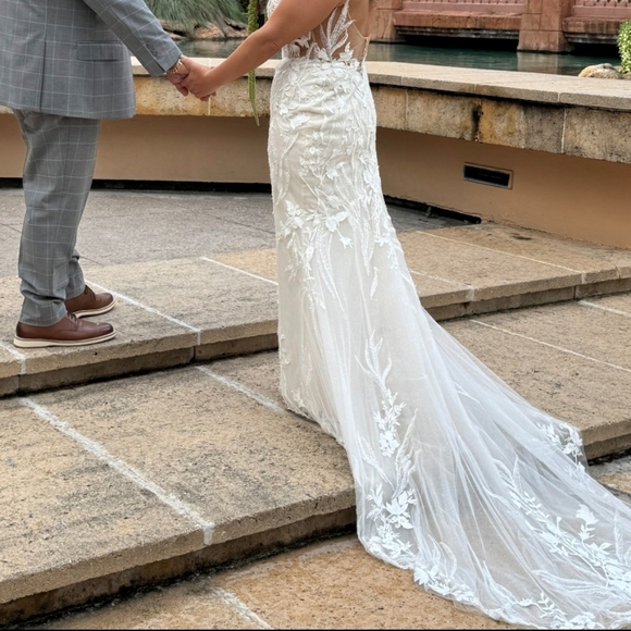 Blue by Enzoani
ROBERTA - Picture 4 of 5